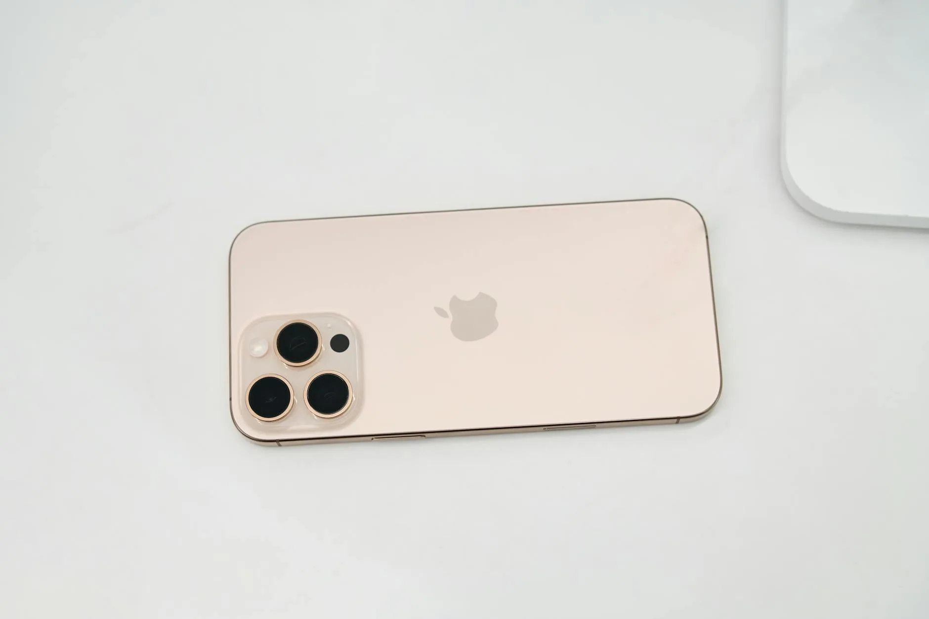 Kamera iPhone buram Kamera iPhone buram
